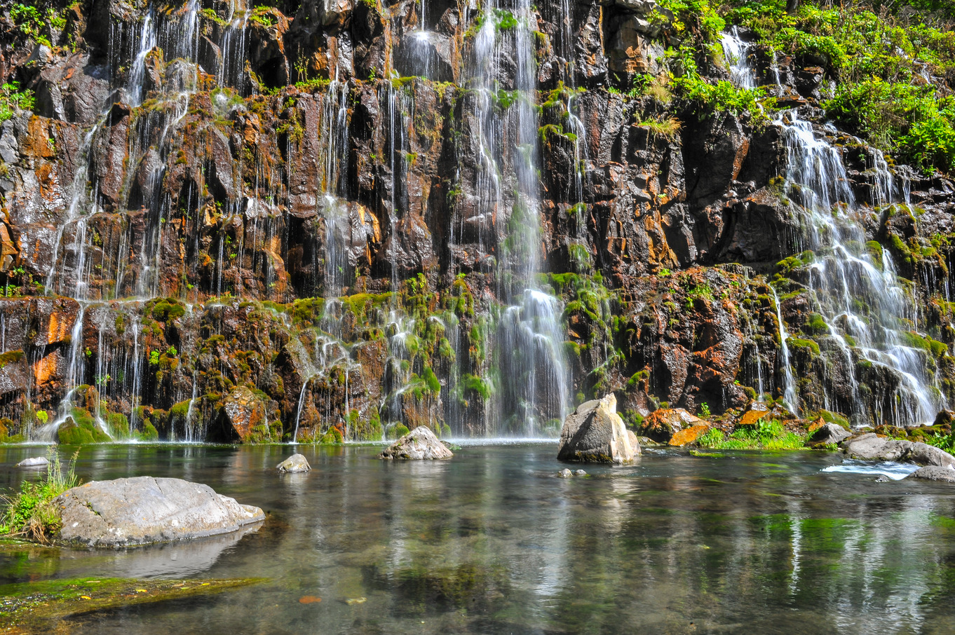 Dashbashi Waterfall