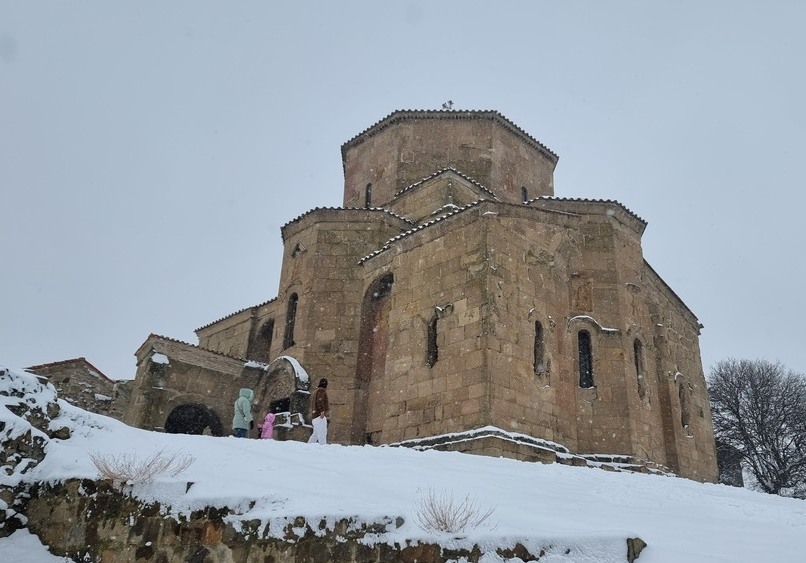 Jvari Monasteri in Winter Jvari Monasteri in Winter
