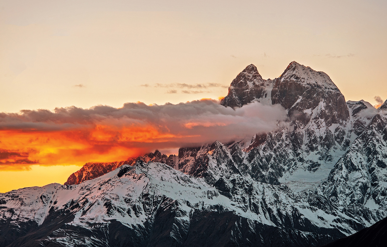 Romani Tolordava - Ushba. Svaneti