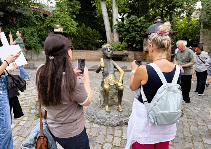 ToastMaster Statue, Tbilisi